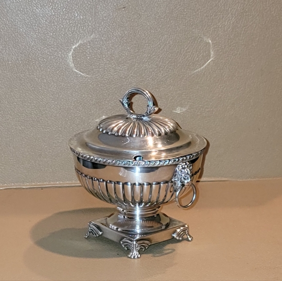 VINTAGE ENGLISH SILVER PLATED TUREEN 6X7" W/ LIONS HEAD HANDLES - Picture 12 of 13